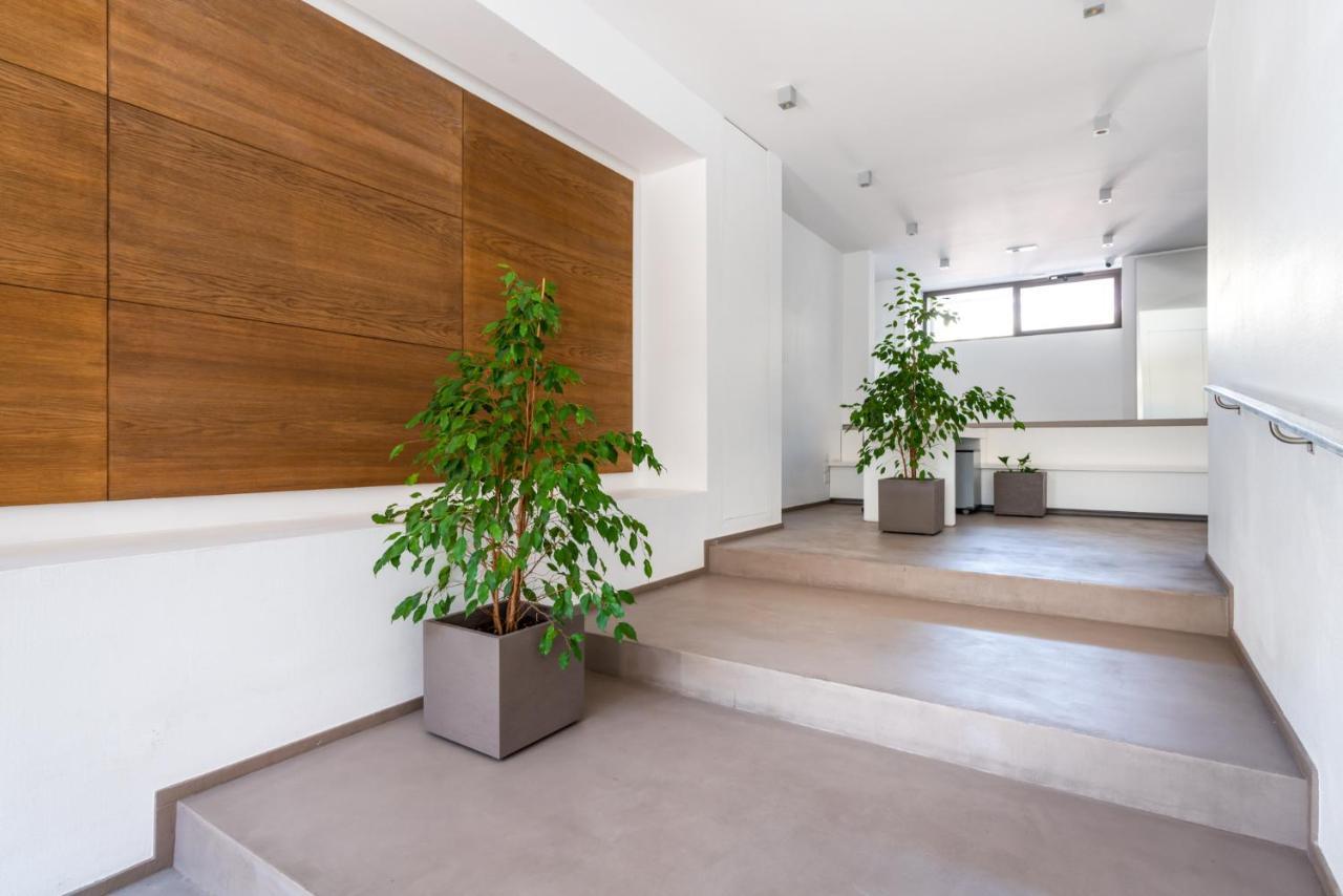Central & Elegant Room Near The Station バーリ エクステリア 写真